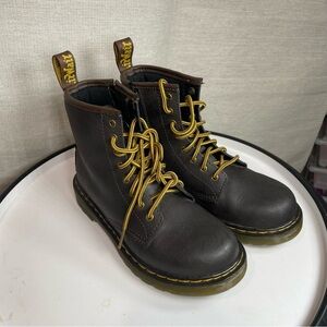 NWOT Dr. Martens Black and Brown Leather Boots